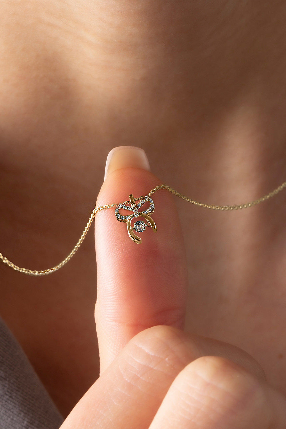 Gold Rhinestone Bow Knot Pendant Plated Alloy Necklace