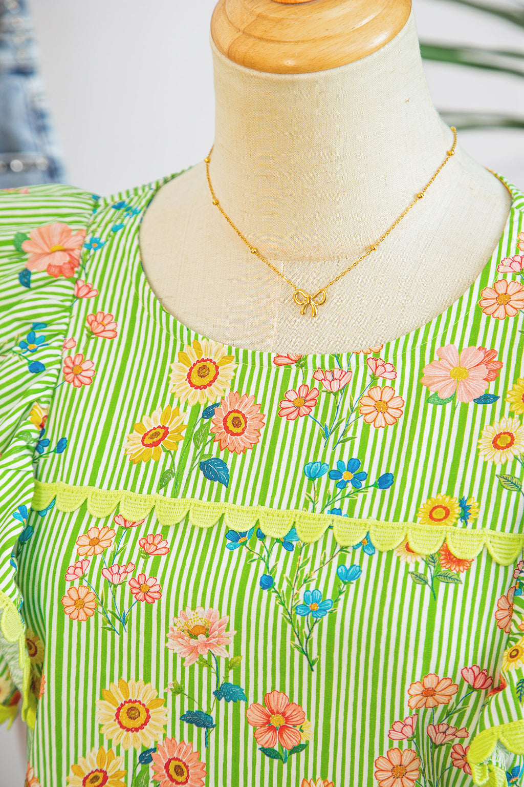 Green Stripe Floral Printed Scalloped Detail Ruffle Short Sleeve Blouse