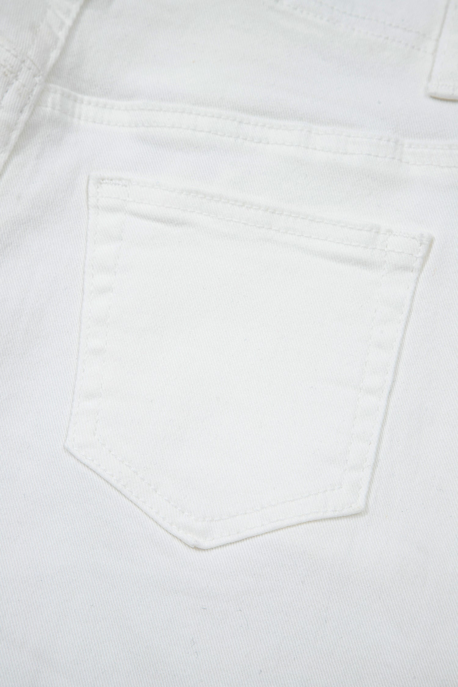 White Raw Hem Ankle-length Loose Jeans