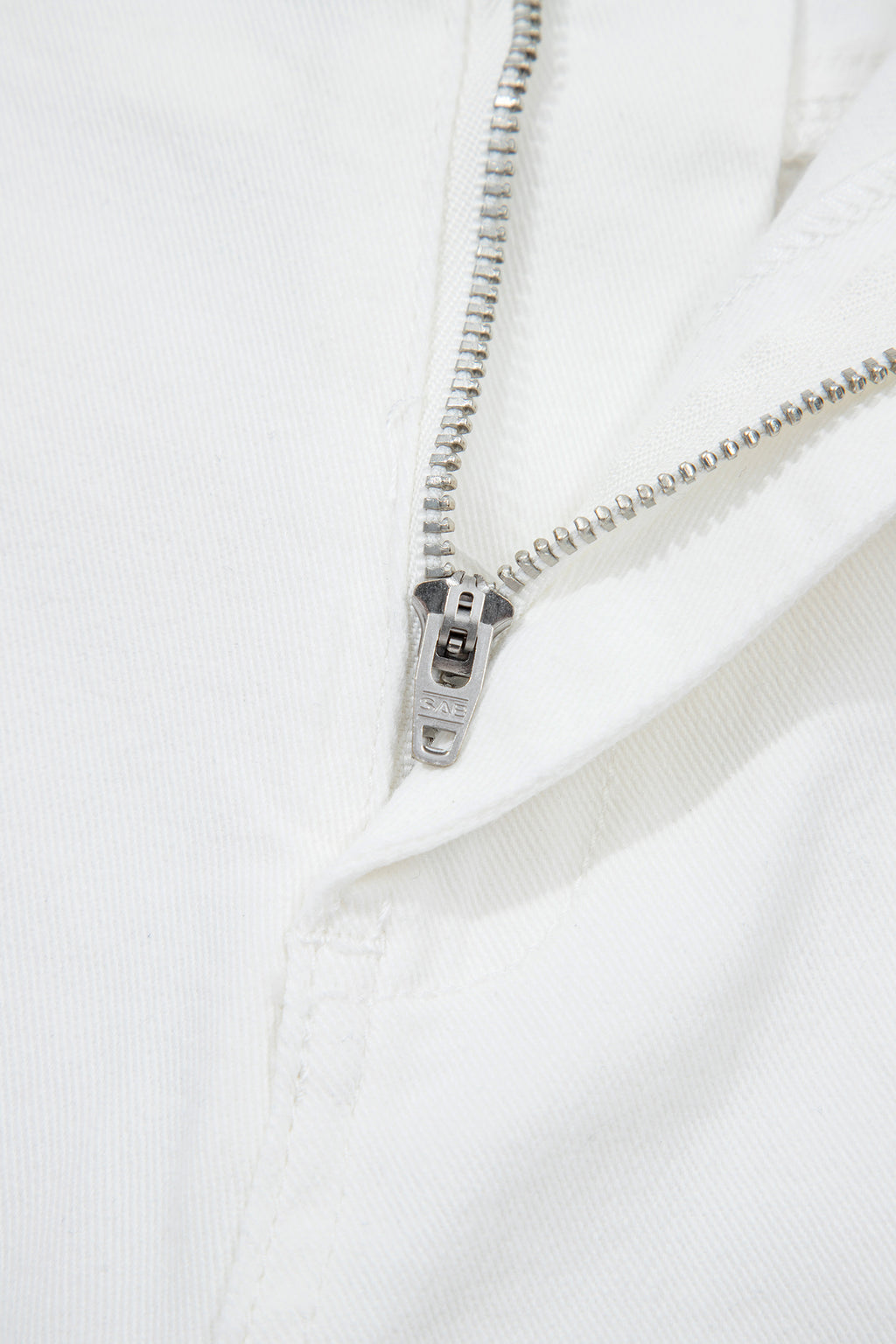 White Raw Hem Ankle-length Loose Jeans