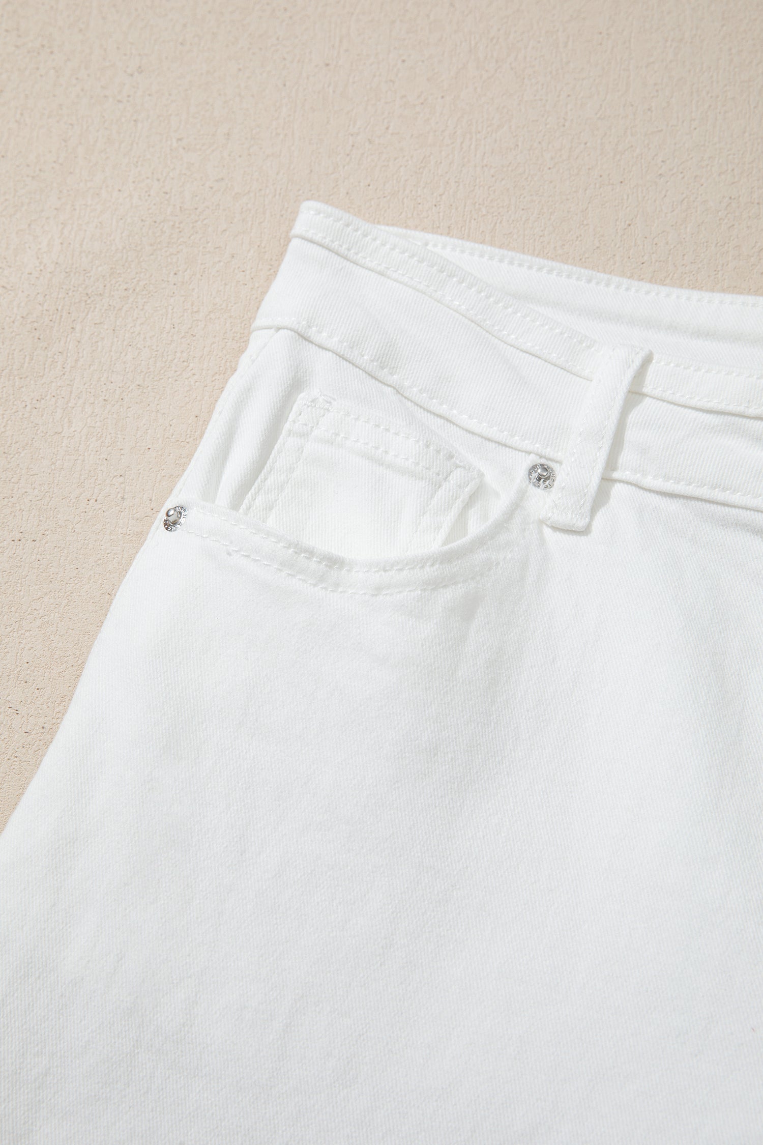 White Solid Color Loose Casual Jeans