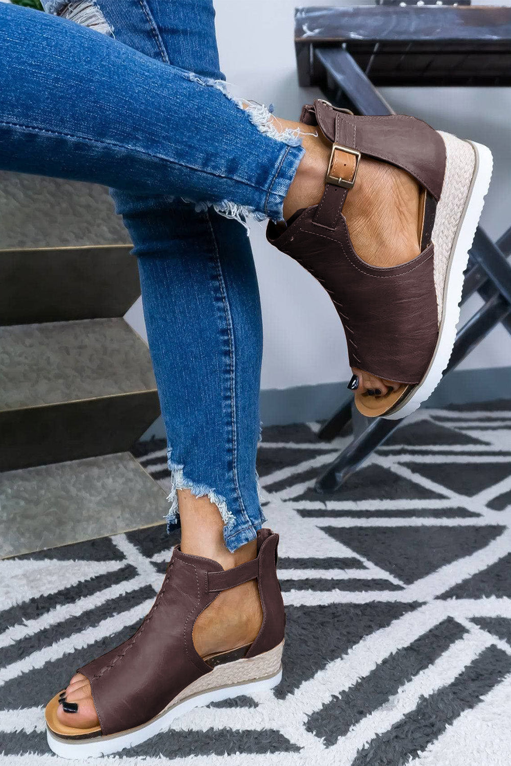 Casual PU Cutout Buckle Strap Platform Sandals